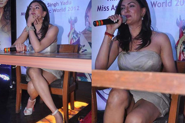 Sushmita suffers wardrobe malfunction